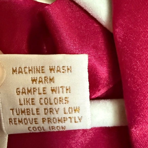 Vintage Victoria's Secret Gold Label Burgundy Satin Nightshirt Size Medium - Picture 9 of 9